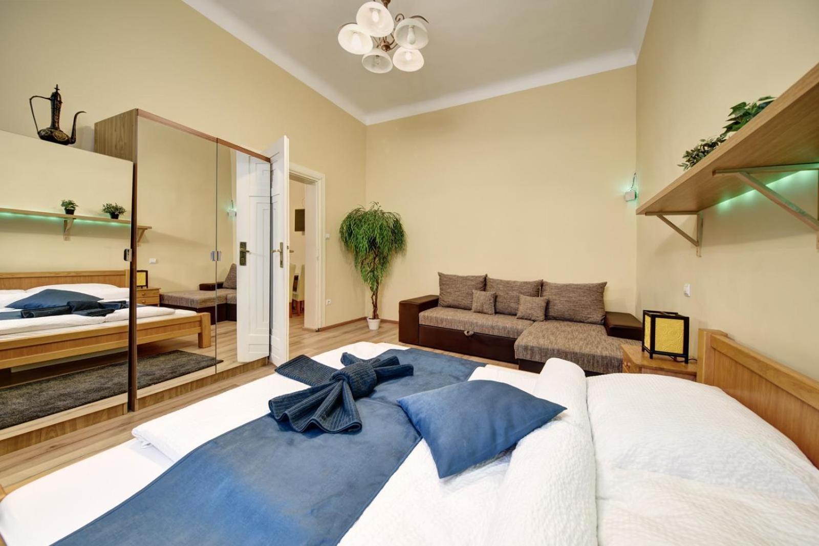 Fashion Street Loft Apartment Budapest Bagian luar foto