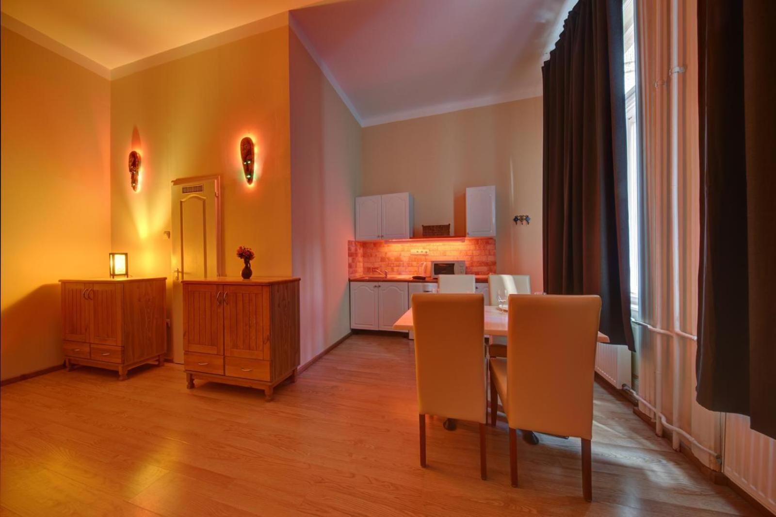 Fashion Street Loft Apartment Budapest Bagian luar foto